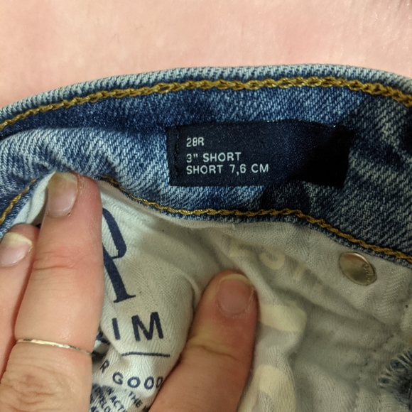 Gap Light Wash Jean Shorts - Picture 2 of 3